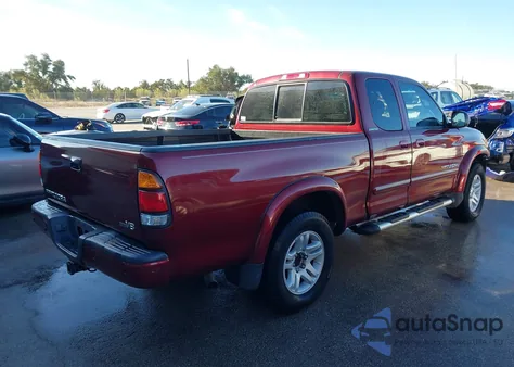 2004 Toyota Tundra Ltd V8 z USA, uszkodzony, nr VIN 5TBRT38134S443350